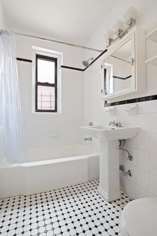 Building Photo - 385 Argyle Rd