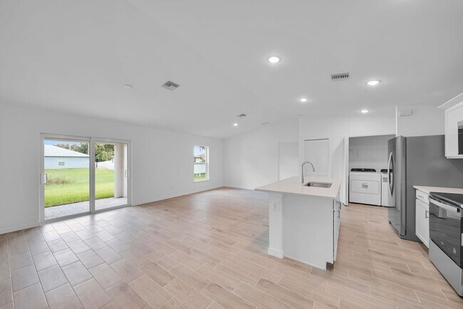 Building Photo - Brand-New Home in Lehigh Acres – Move-In R...
