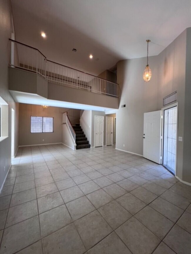 Building Photo - 7333 Sunspot Dr