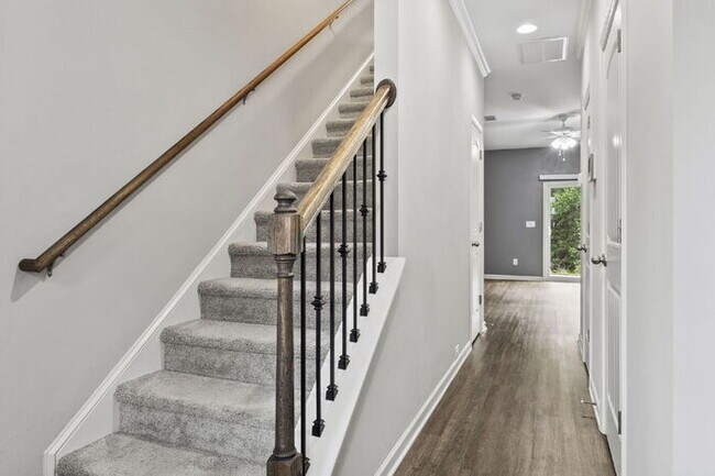 Foto del edificio - Simpsonville 3BR/2.5BA with Granite, Garag...