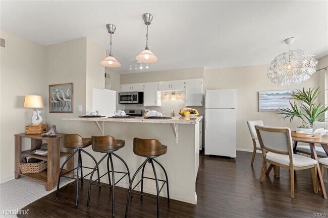 Foto del edificio - 2 br, 1 bath Condo - 21722 Ocean Vista Dr ...