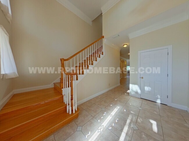 Foto del edificio - Elegant 2-Bedroom Home with Bonus Flexible...