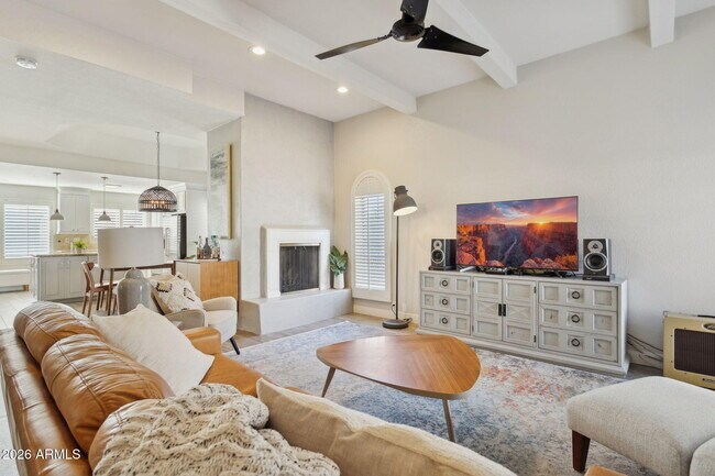 Building Photo - 7921 E Horseshoe Ln