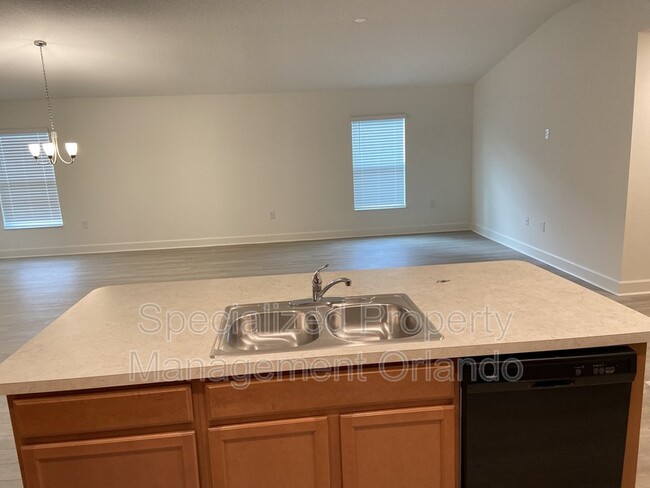 Building Photo - 1383 Pompay Dr