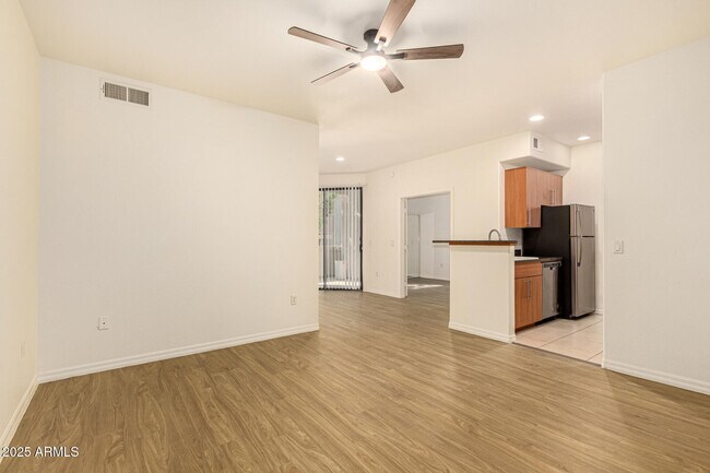 Foto del edificio - 6900 E Princess Dr