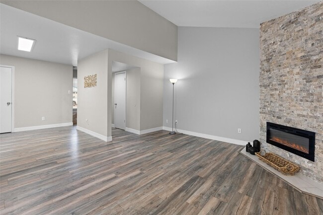 Building Photo - 10327 Gladewood Dr