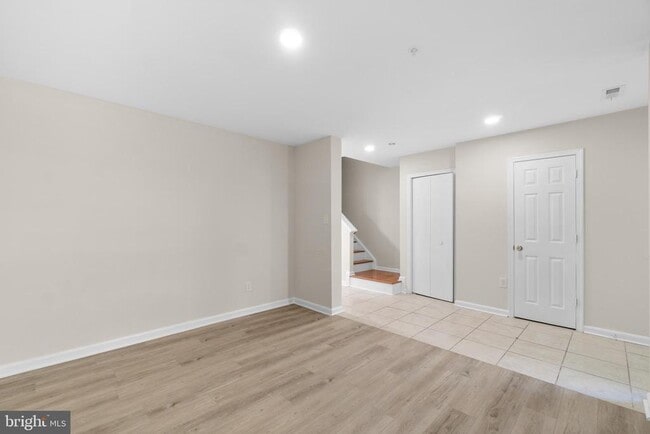 Building Photo - 111 Cavenrock Ct