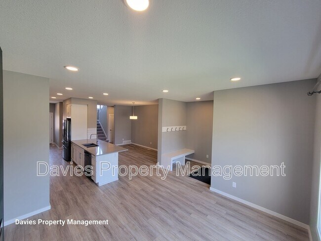 Photo du bâtiment - 403-437 37 Ave NW