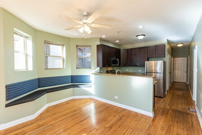 Foto del edificio - 2812 E 76th St