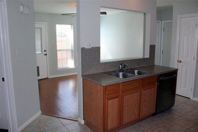 Building Photo - 1 Prairie Knoll Dr