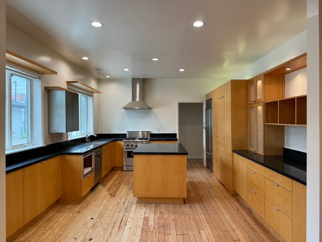 Foto principal - 749 S Citrus Ave