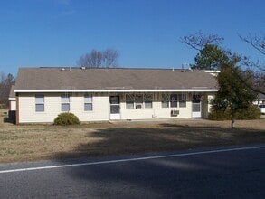 Building Photo - 400 E Northern Blvd