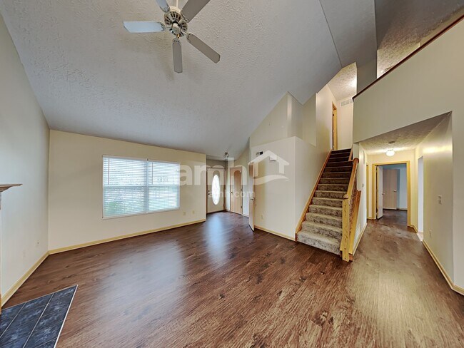 Building Photo - 5213 Echelon Dr