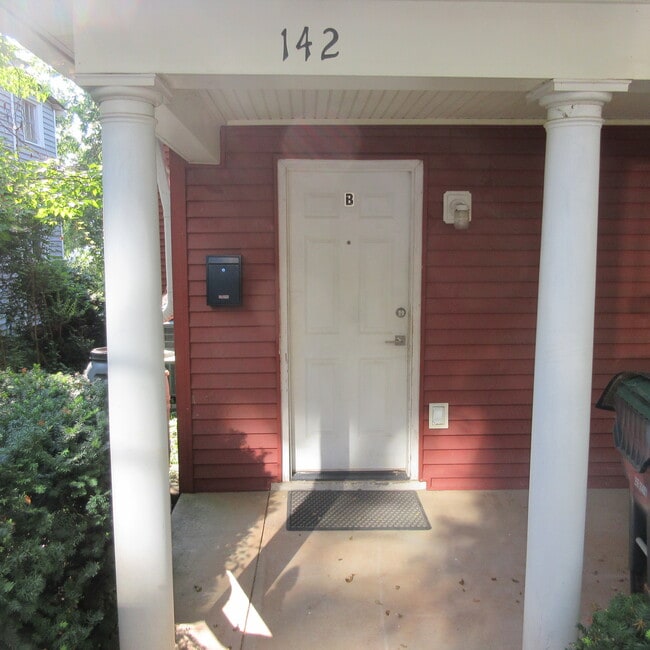 Entry Ext - 142 Carlton Rd