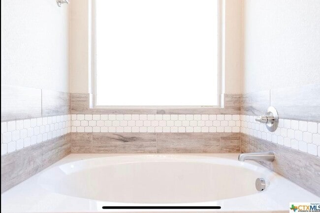 Foto del edificio - 2613 Crystal Ann Dr