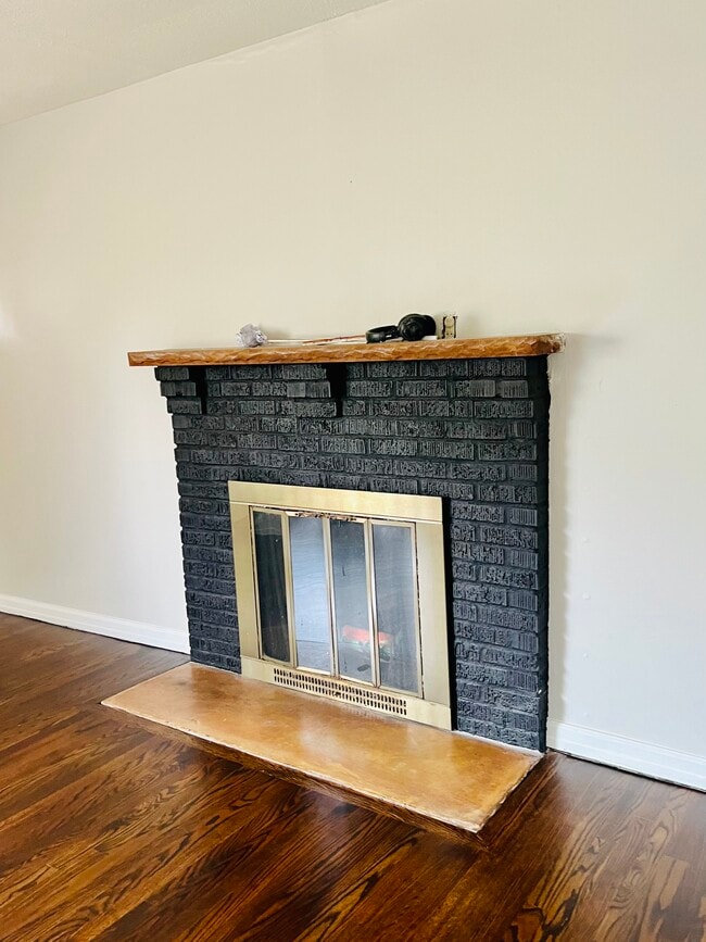 Building Photo - 5904 Maxon Ave