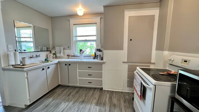 Foto del edificio - 531 Glenwood Ave SE