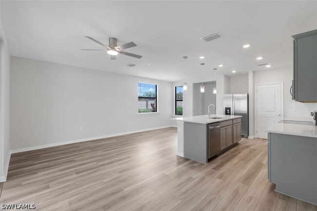 Building Photo - 27907 Radiant Ct