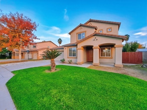 Building Photo - 2373 S Playa Ave