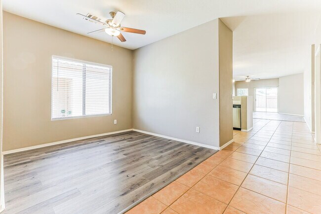 Foto del edificio - 30225 N Royal Oak Way