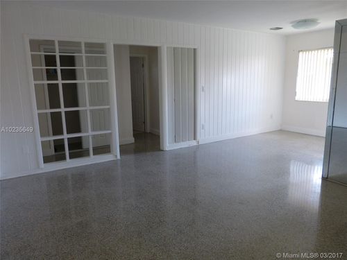 Foto del edificio - 1070 92nd St