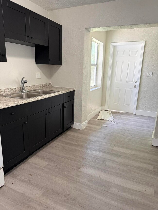 Foto del edificio - 2850 NW 14th St