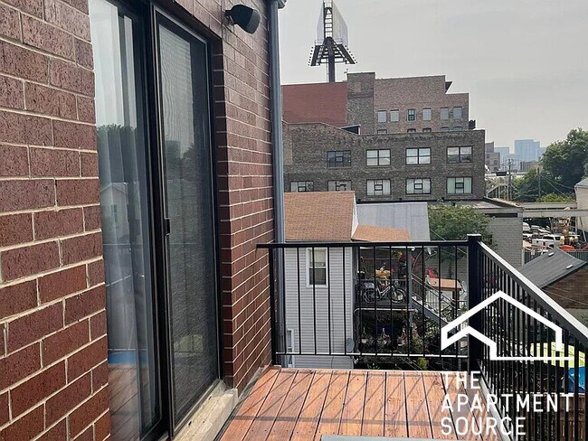 Foto del edificio - 637 W 16th St