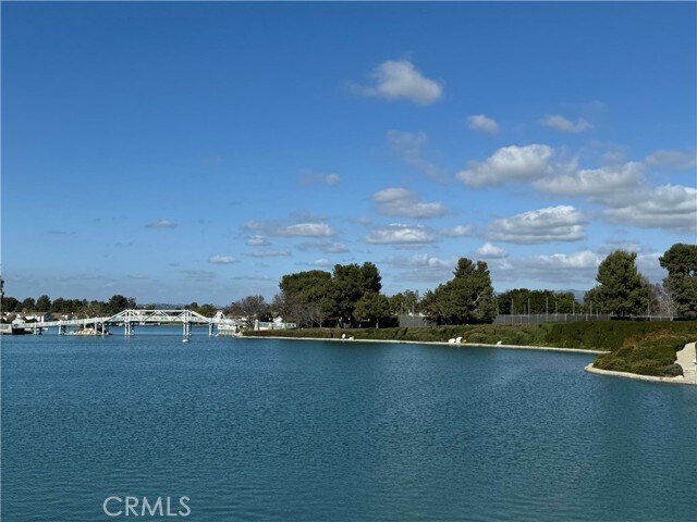 Foto del edificio - 656 Springbrook N