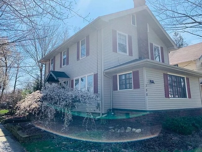 Building Photo - 388 Beech St