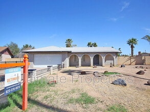 Building Photo - 8445 N 47th Dr