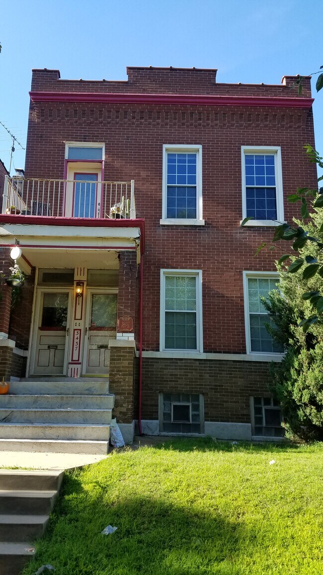 Building Photo - 3437 Utah St