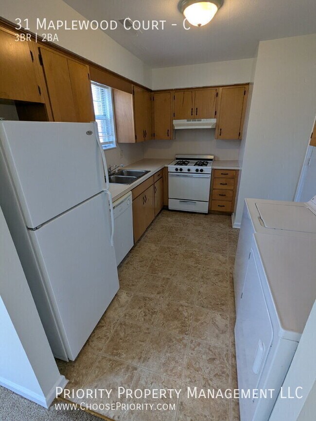 Foto del edificio - 31 Maplewood Ct