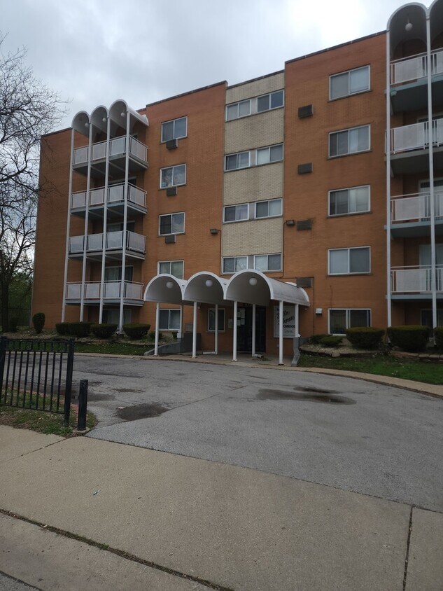 Foto principal - 8018 S Hoyne Ave