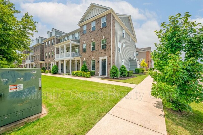 Building Photo - 623 Freeman Dr