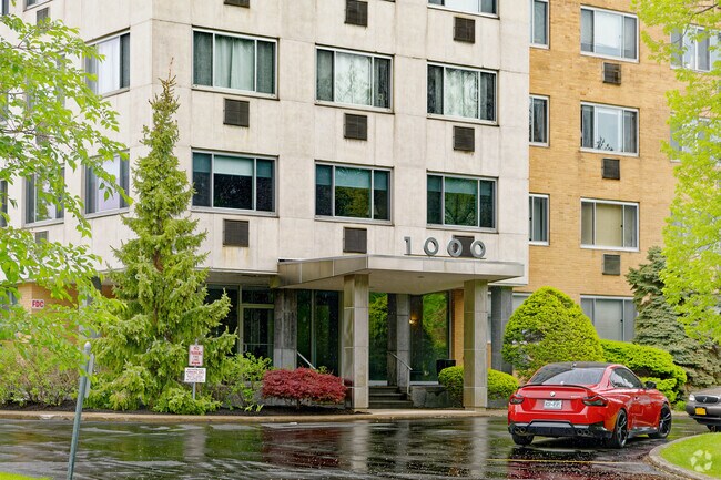 Foto del edificio - Scarborough House Condominium