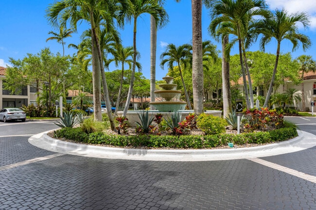 Building Photo - Mizner Court