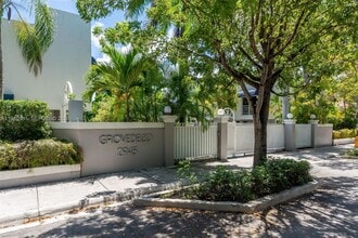 Building Photo - 2945 Bridgeport Ave