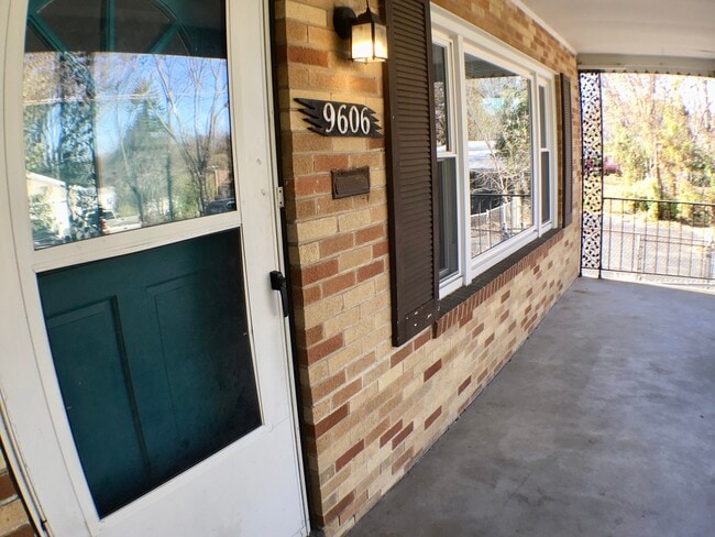 Building Photo - 9606 Sievers Ct