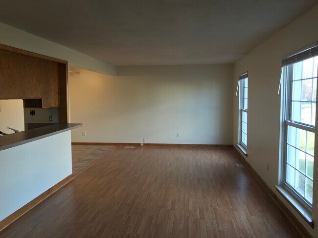 Living Room - 28390 Brookfield Ct