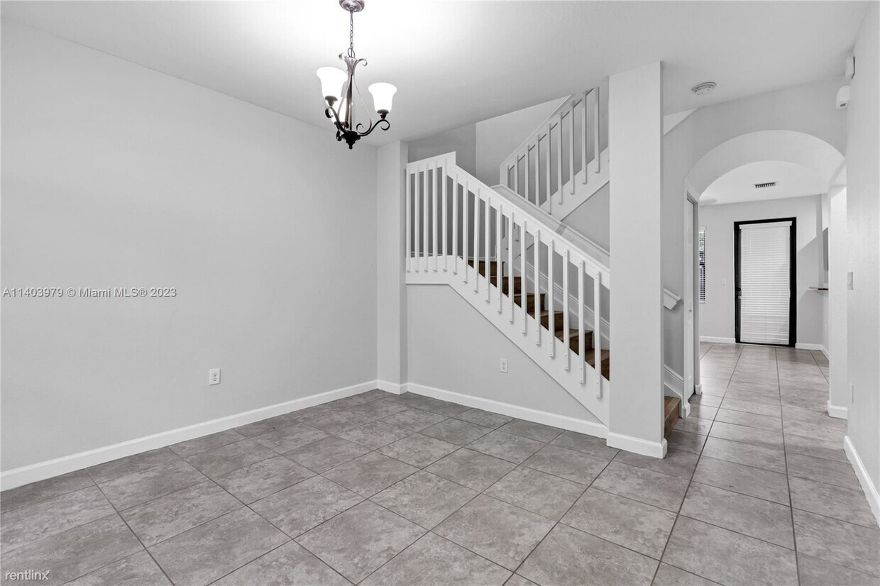 Foto principal - 3 br, 2.5 bath House - 11737 SW 239th St #...