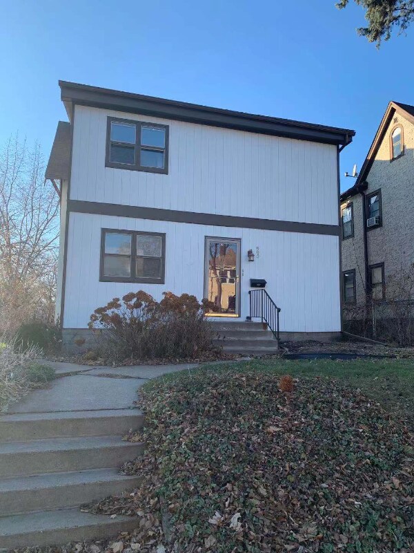 Primary Photo - 903 N Sheridan Ave