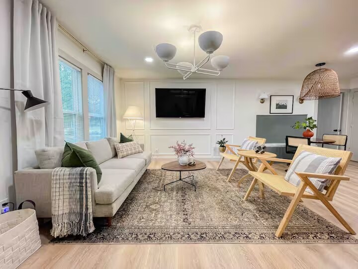 Foto principal - 451 Hughes Dr