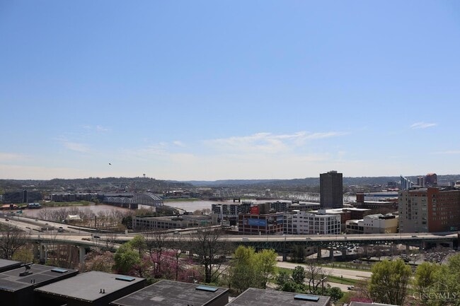 Building Photo - 399 Oregon St