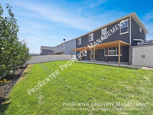Building Photo - 1152 W Beacon Way