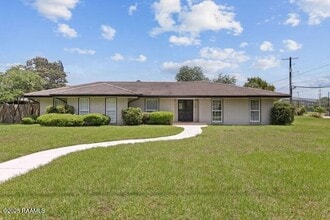 Building Photo - 121 Beverly Dr