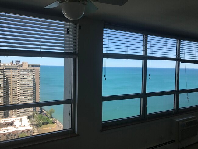 Foto del edificio - 6171 N Sheridan Rd