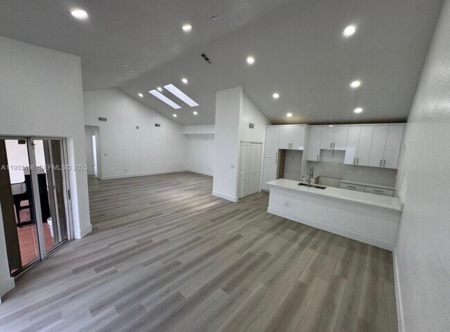 Foto del edificio - 8754 NW 149th Ter