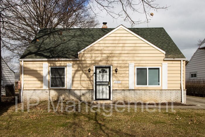 Primary Photo - Beautiful 3 bedroom 1 bathroom in Euclid!