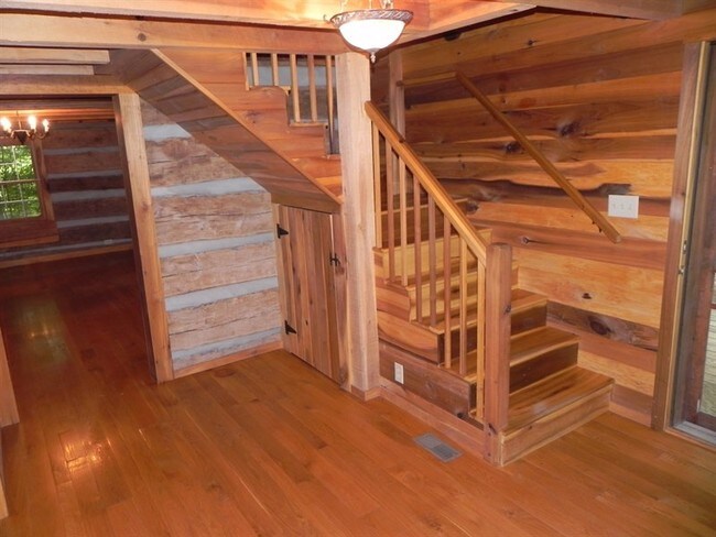 Building Photo - 8029 N Dog Trot Ln