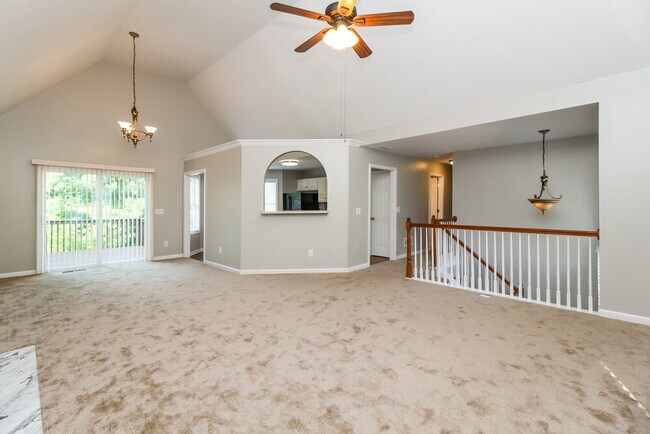 Building Photo - 5981 Tate Dr